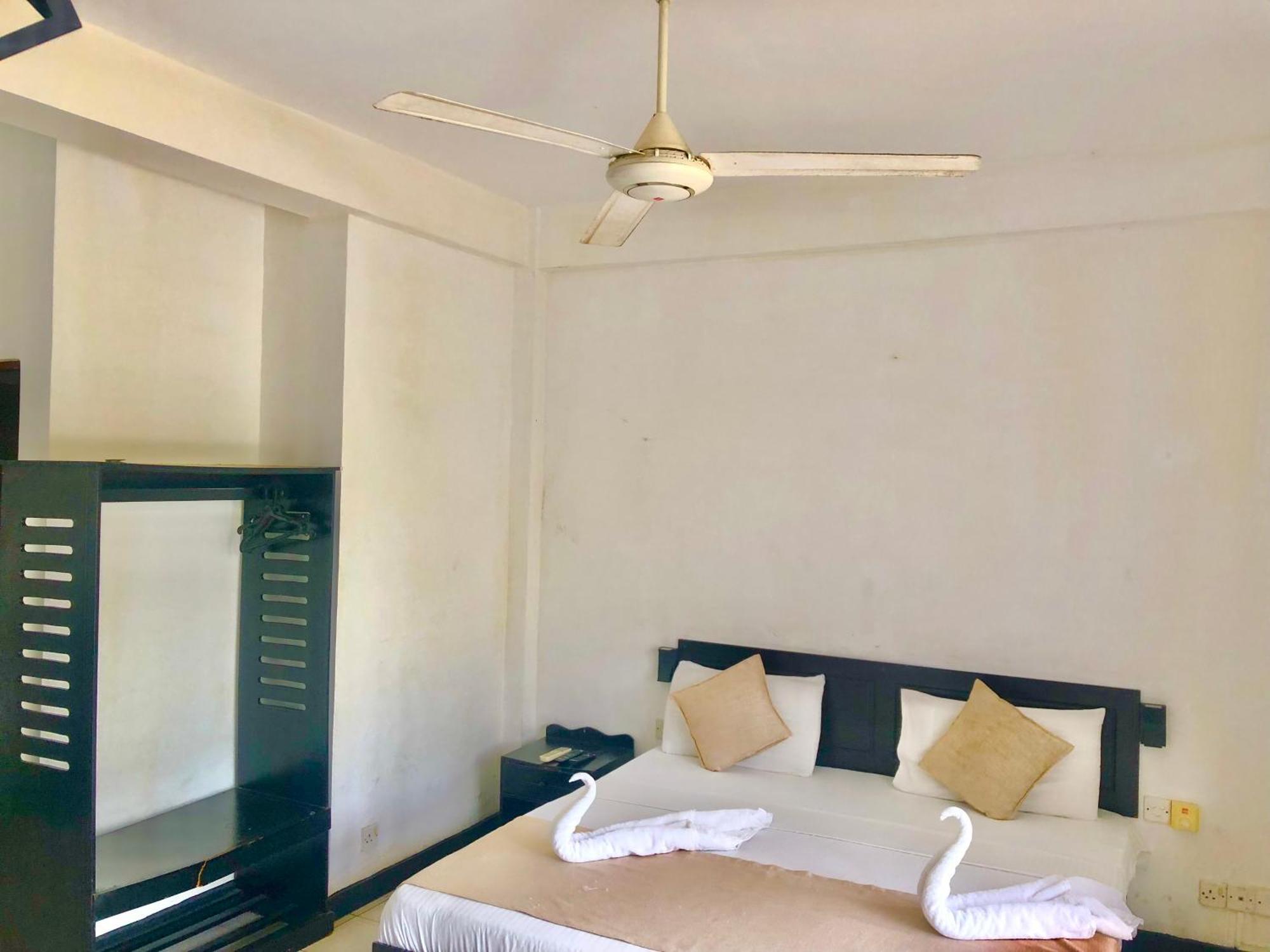 Hotel Nathaliya カトゥナカヤ エクステリア 写真