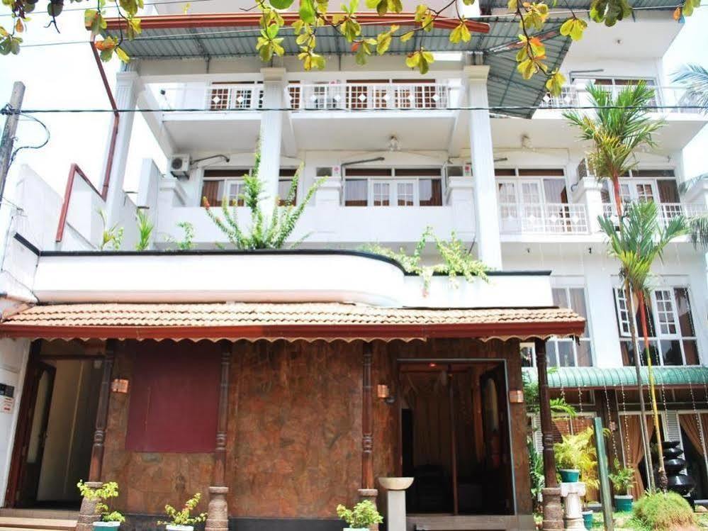 Hotel Nathaliya カトゥナカヤ エクステリア 写真